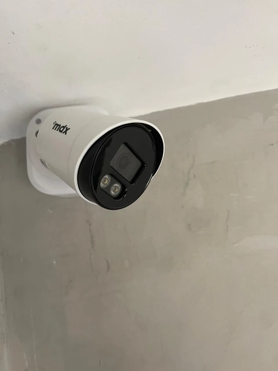Câmera bullet instalada para CFTV profissional em São Paulo